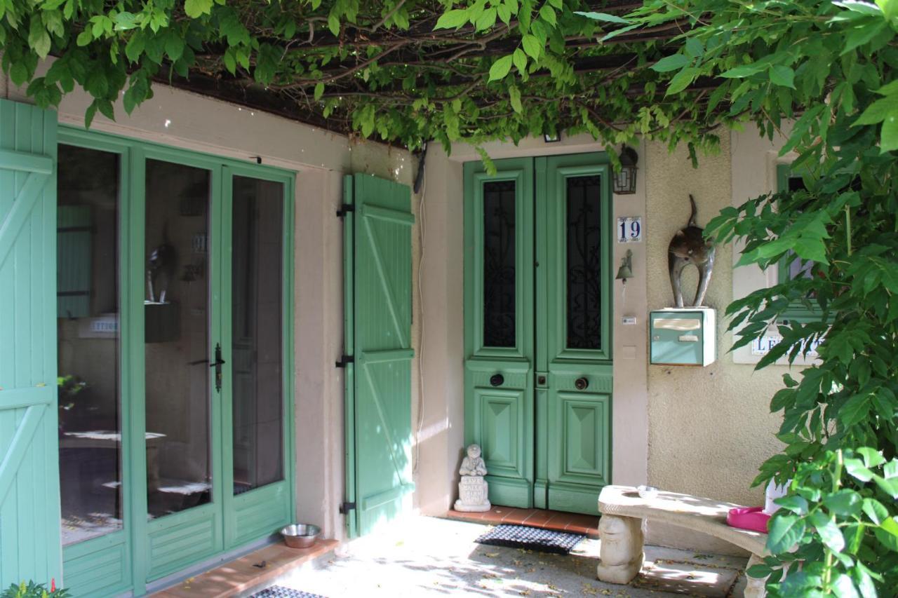 Routier Le Chat Botte - Vankantiehuis In Languedoc-Roussillion B&B 외부 사진